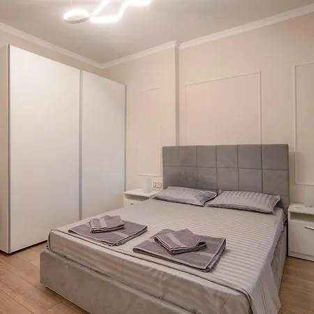Tina's 2 Bedroom Lejlighed