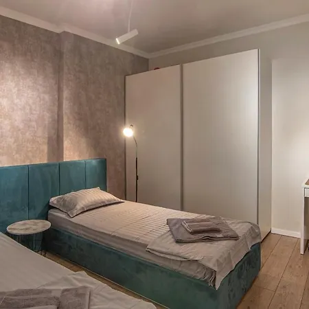 Tina's 2 Bedroom *
